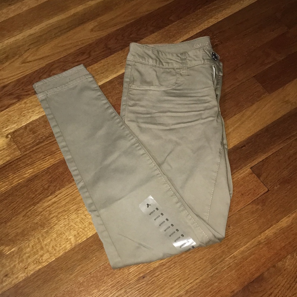 UHHH... KHAKIS
